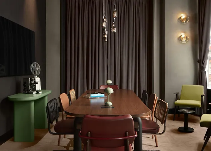 Moxy Taksim Hotell 3*