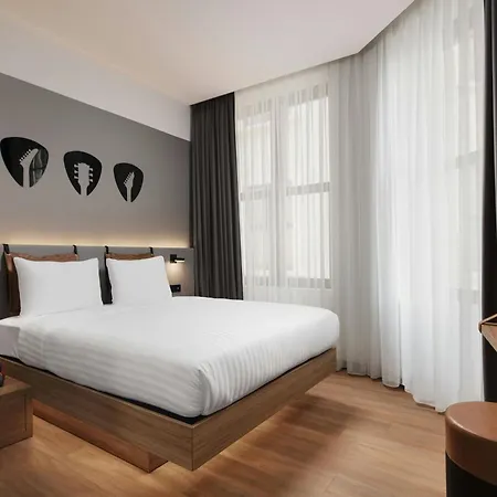 Moxy Taksim By Marriott International Hotel