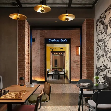 Hotel Moxy Taksim By Marriott International 3*