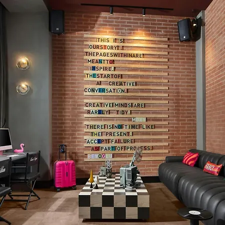 Moxy Taksim By Marriott International Hotel Stambuł