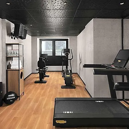 Moxy Taksim By Marriott International Hotel 3*
