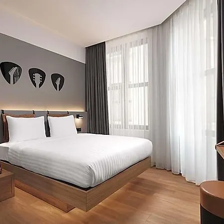 Moxy Taksim By Marriott International Hotel 3*