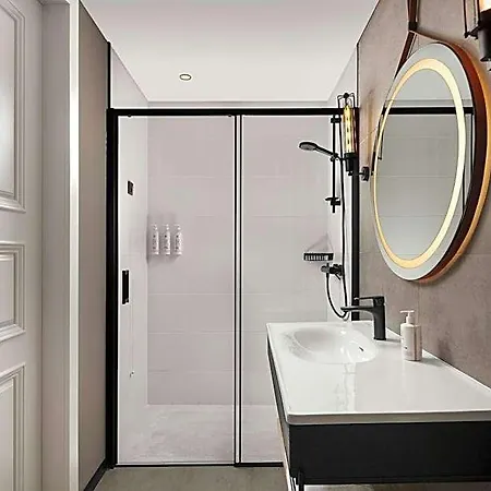 Hotel Moxy Taksim By Marriott International 3*