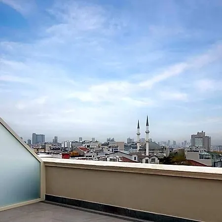 Hotel Moxy Taksim By Marriott International 3*