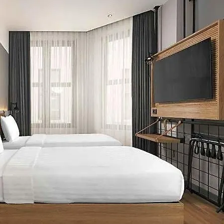 Moxy Taksim By Marriott International Hotel Stambuł