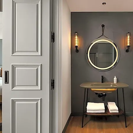 Moxy Taksim By Marriott International 3*