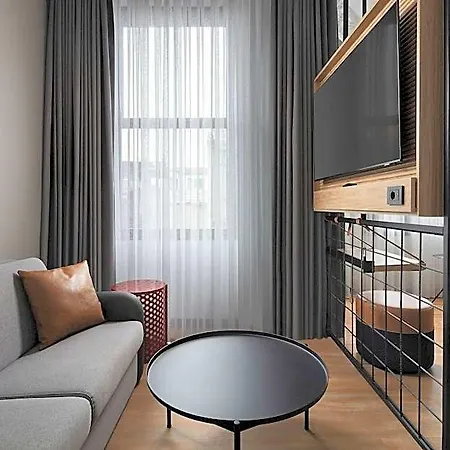 Moxy Taksim 3*