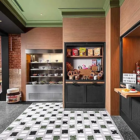 Moxy Taksim 3*