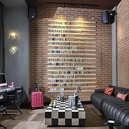 Moxy Taksim 3*