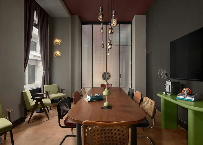 Moxy Taksim Hotel 3*