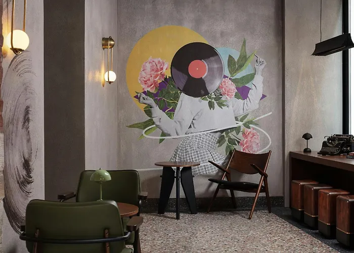 Hotel Moxy Taksim 3*