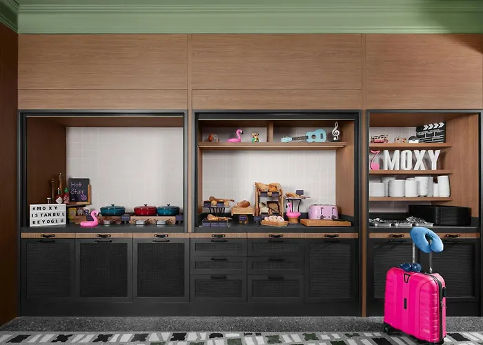 Moxy Taksim 3*