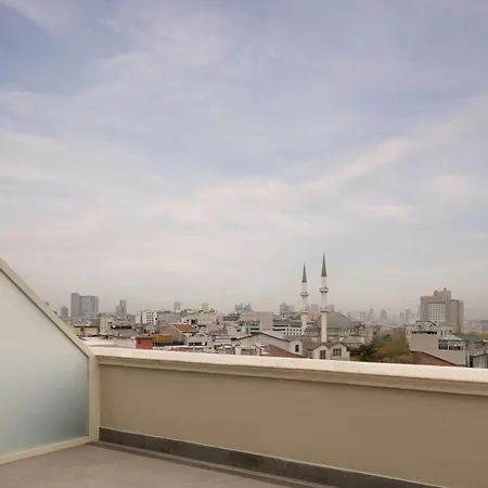 Отель Moxy Taksim 3*