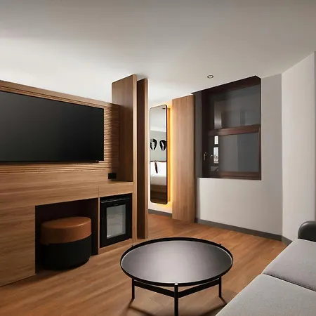 Отель Moxy Taksim 3*